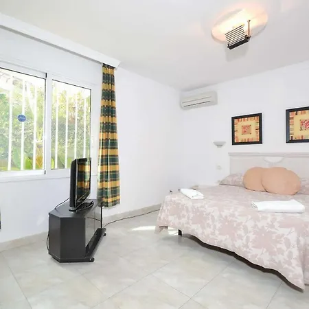 Sleeps 10 Air Con Wifi 别墅 Chayofa